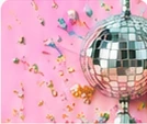 Glob disco și confetti colorate.