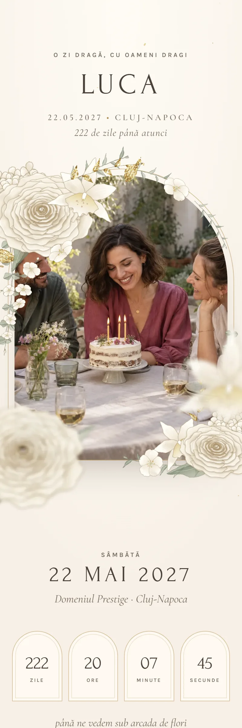 Invitație online de Aniversare importantă, modelul Colonada de Flori